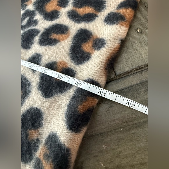 Bundle of 2 Fashion Scarves, so adorable! Great condition. - Picture 8 of 8